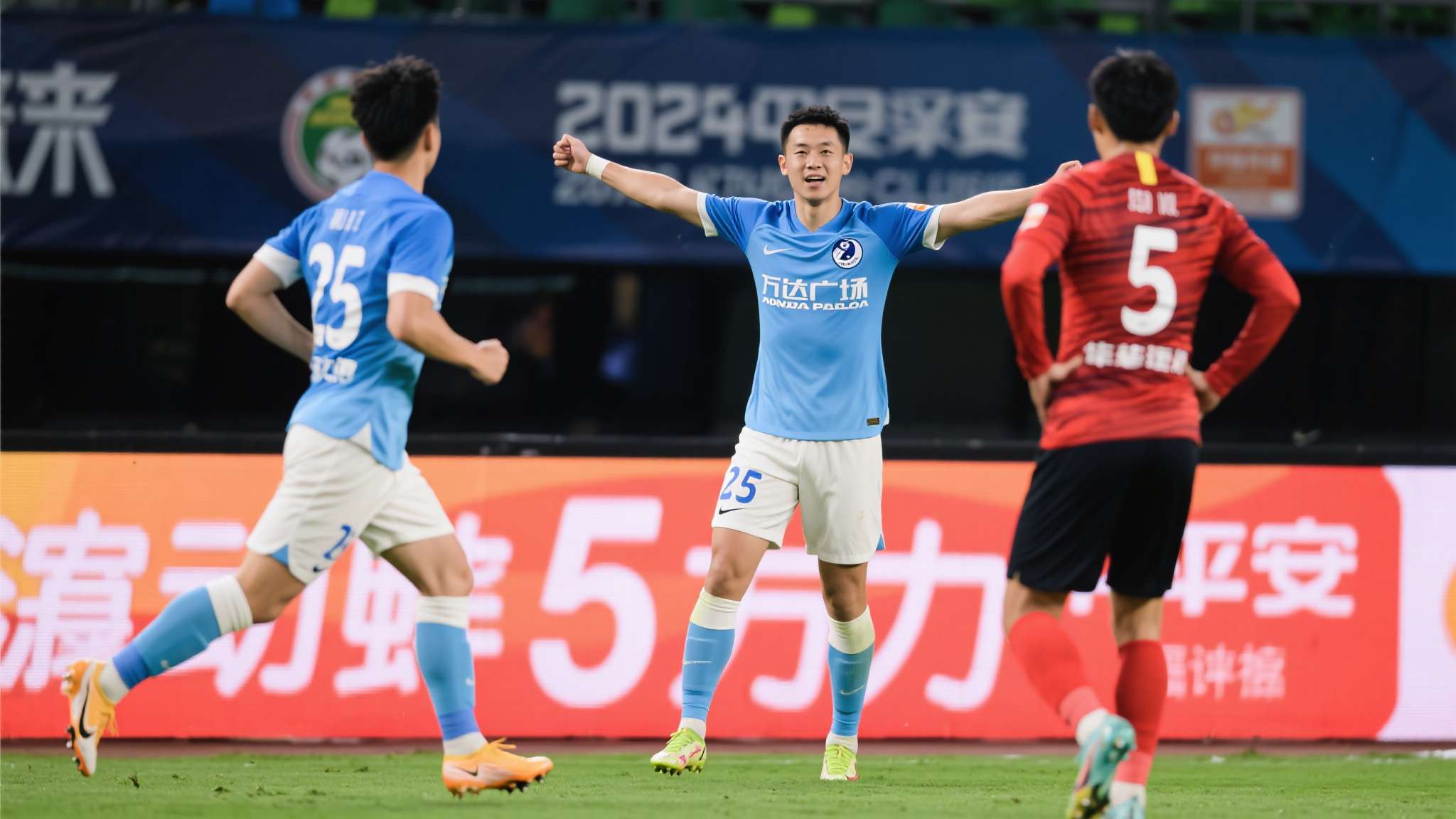 随着申花2-0，大连豪取5连胜，中超最新排名出炉！申花排第5